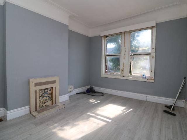 Studio for rent in Furzedown, Greater London