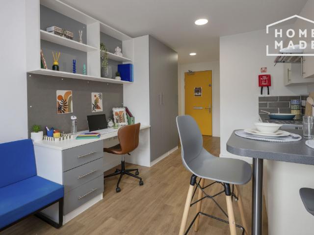 Studio for rent in Sighthill, Glasgow
