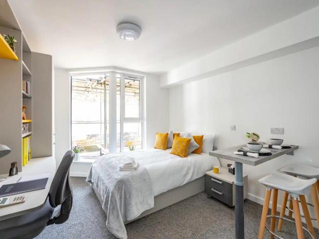 Apartment for rent in Moorlands, Bare