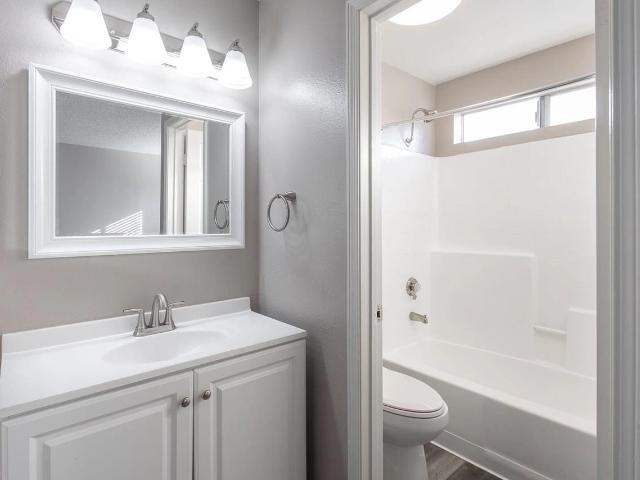 Apartment for rent in Long Beach, California