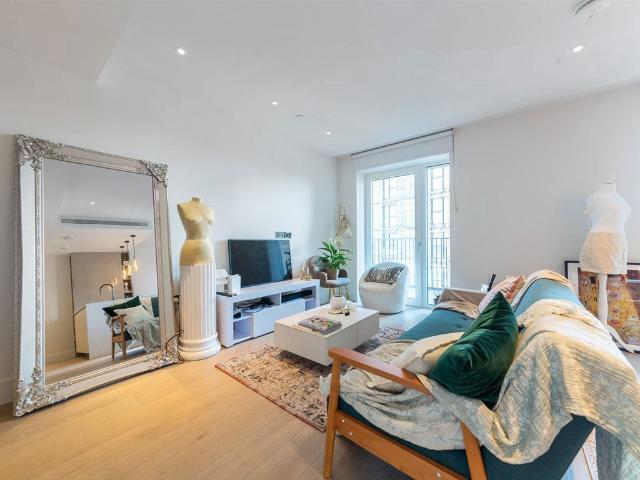 Apartment for rent in London Borough of Hammersmith and Fulham, Greater London