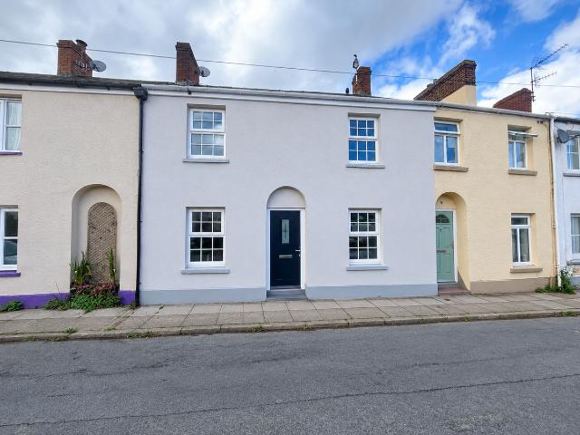Apartment for rent in Llanbadoc, Wales