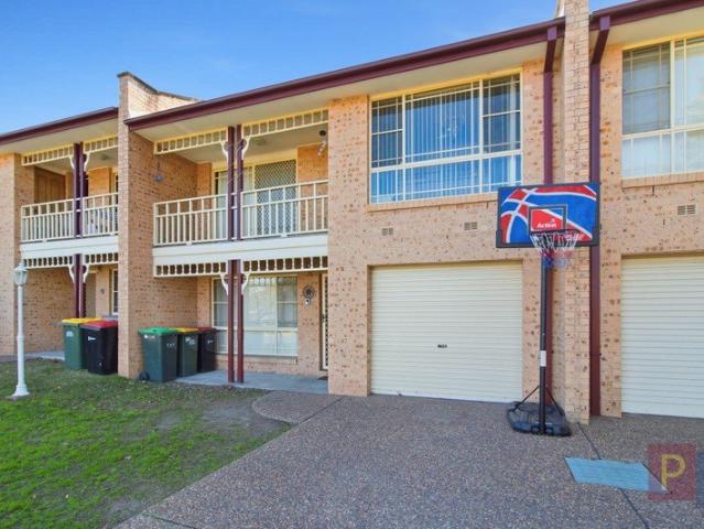 Townhouse for sale in Singleton Heights, New South Wales