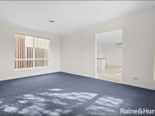 Townhouse for rent in Melton, Melbourne