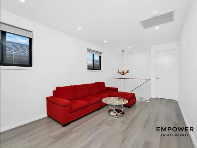 House for rent in Claymore, Sydney