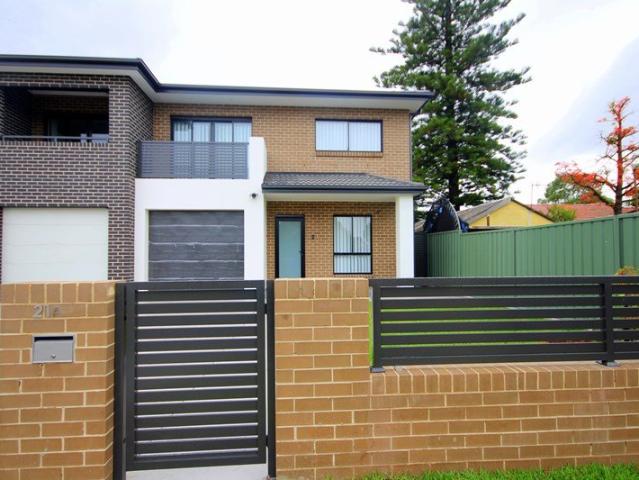 Duplex for rent in Sydney, New South Wales