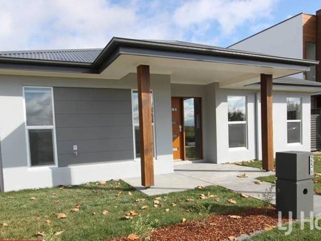Property for rent in Googong, New South Wales