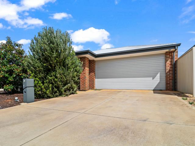 House for rent in Munno Para West, Adelaide