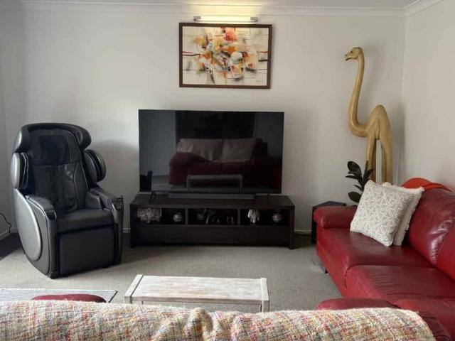 House for rent in Paremoremo, Oroua County