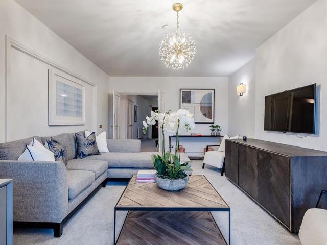 Apartment for rent in St. John's Wood, Greater London