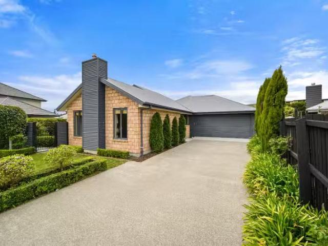 House for rent in Chaslands, Canterbury