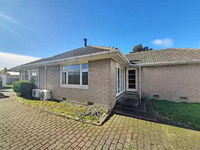 House for rent in Chaslands, Canterbury