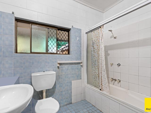 House for sale in Kewarra Beach, Queensland