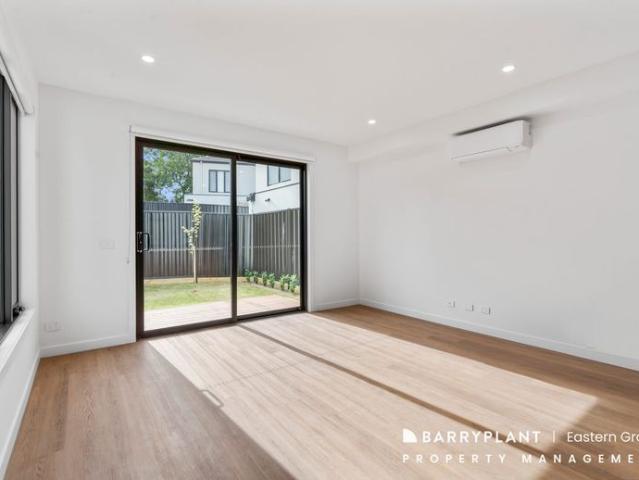 Townhouse for rent in Doncaster East, Melbourne