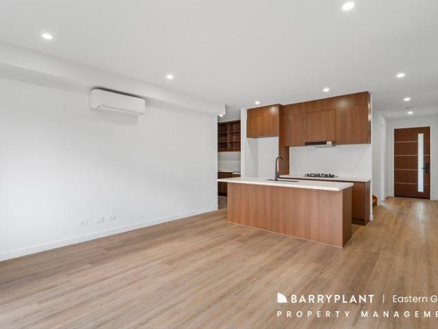 Townhouse for rent in Doncaster East, Melbourne