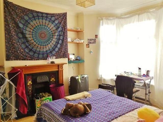 Room for rent in Falcon Lodge, Wales