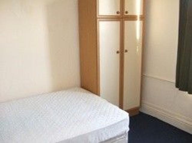 Room for rent in Calderstones