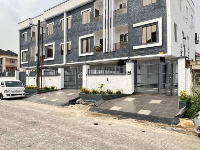 Detached house for sale in Eti Osa, Lagos