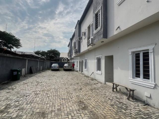 Detached house for sale in Eti Osa, Lagos