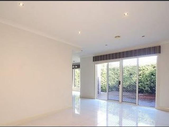 Townhouse for rent in Camerons Creek, Victoria