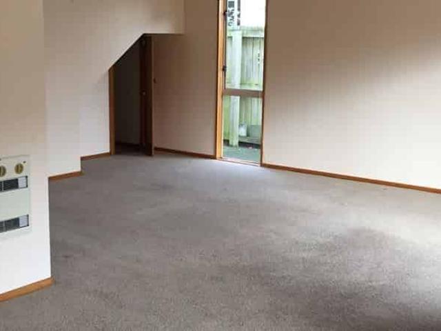 Townhouse for rent in Heathcote, Canterbury