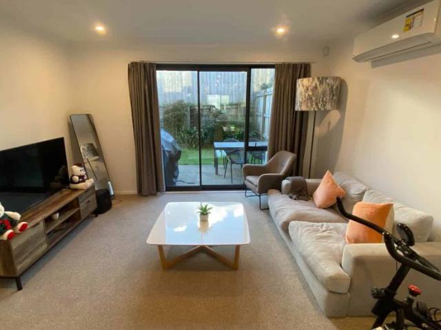 Townhouse for rent in Glen Innes, Oroua County