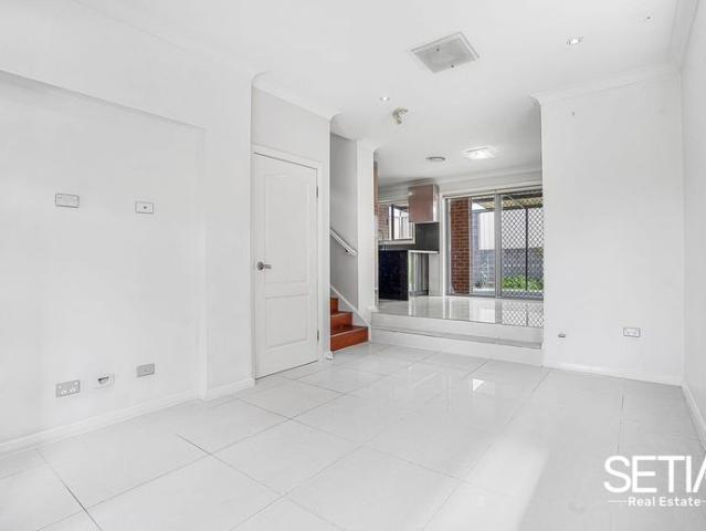 Townhouse for rent in Sydney, New South Wales