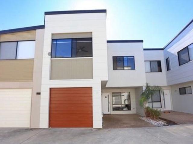 Townhouse for rent in Fernbrook, Queensland