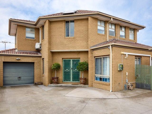 Townhouse for rent in Camerons Creek, Victoria