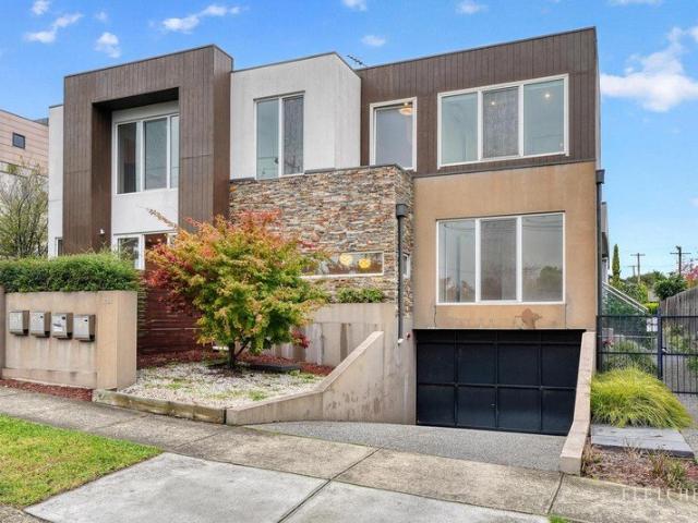 Townhouse for sale in Camerons Creek, Victoria