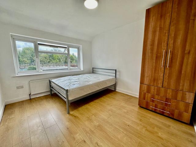 House for rent in London Borough of Ealing, Perivale
