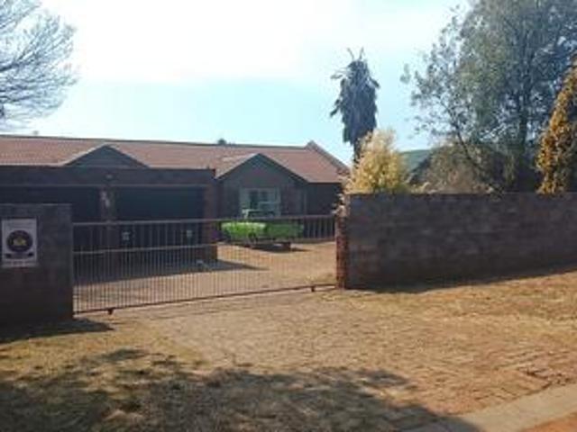 House for sale in Mohlakeng, Gauteng