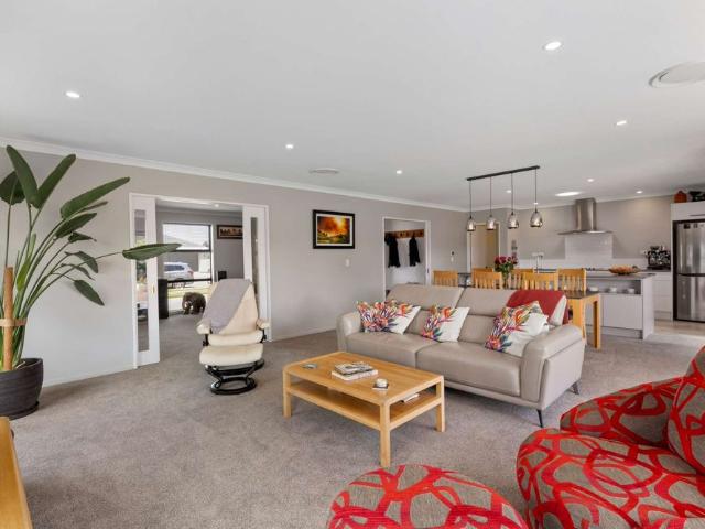 House for rent in Chaslands, Canterbury