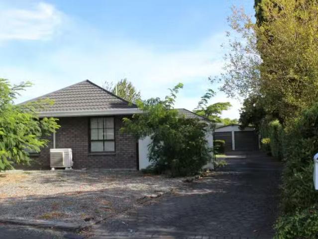 House for rent in Chaslands, Canterbury