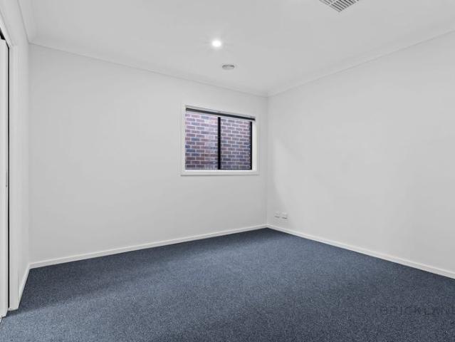 House for rent in Clyde North, Melbourne