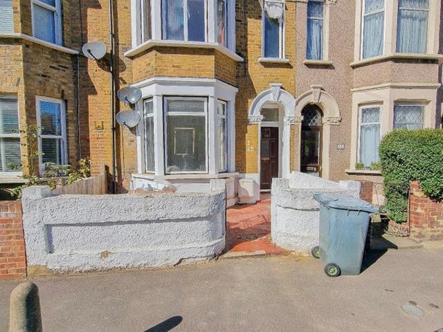 Apartment for rent in Upton Park, Greater London