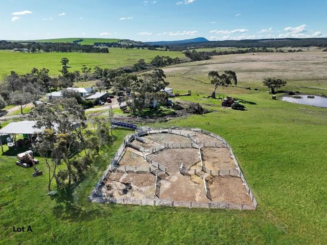 Cottage for sale in Grenville, Victoria