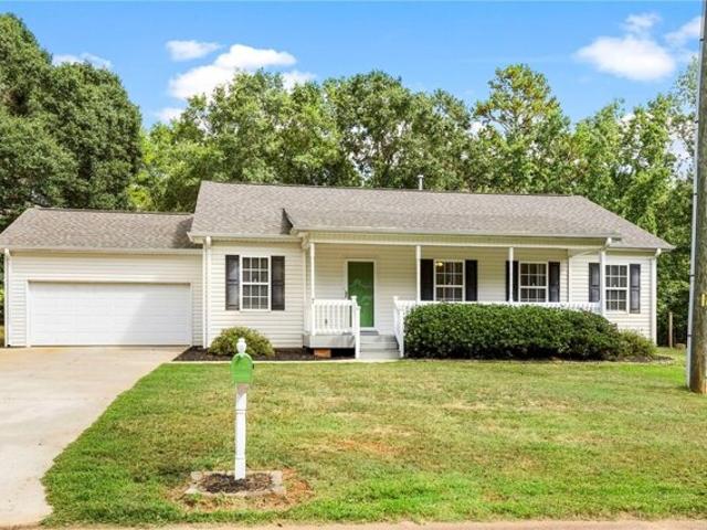 House for sale in Pelzer