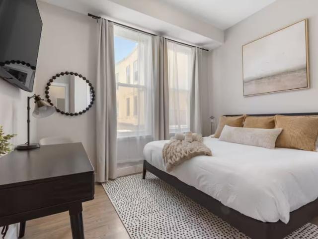 Room for rent in Seaport, Boston