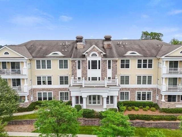 Condo for sale in Montvale