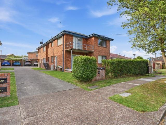 Flat for sale in Newcastle, Newcastle-Maitland