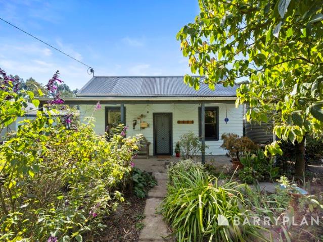 Cottage for sale in Korumburra, Victoria