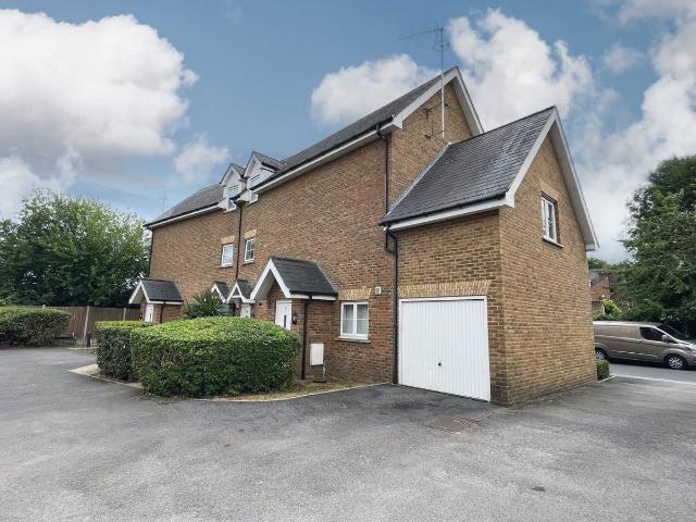 House for rent in Pouchen End, Hertfordshire
