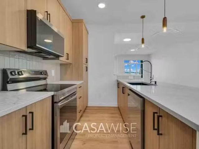 Condo for rent in Kinglet Gardens, Edmonton