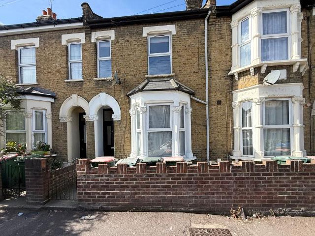 Apartment for rent in Little Ilford, Greater London