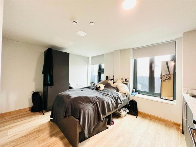 Studio for rent in St Ann's, Haddon