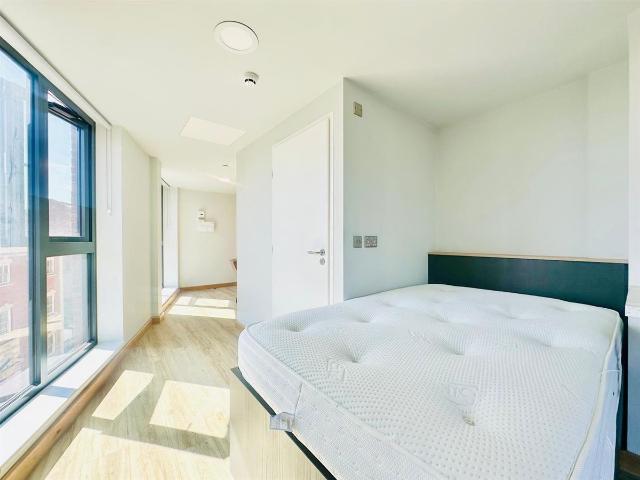 Studio for rent in St Ann's, Haddon