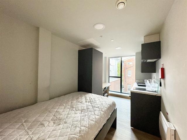 Studio for rent in St Ann's, Haddon