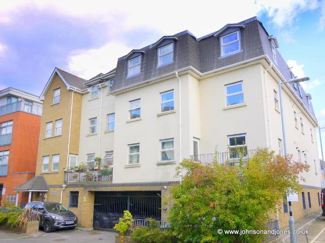 Apartment for rent in Chertsey, Runnymede