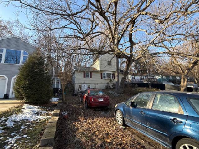 House for sale in Mchenry, Illinois